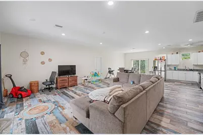 8006 Oakleaf Cir, Labelle, FL 33935 - Photo 4