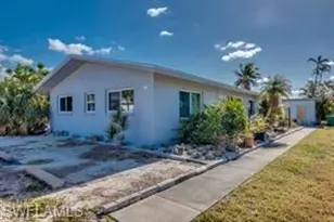 1112 SE 39th Terrace, Cape Coral, FL 33904 - Photo 1
