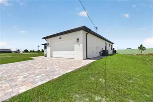 4210 NE 14th Ave, Cape Coral, FL 33909 - Photo 4