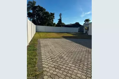 27541 Suffridge Dr, Bonita Springs, FL 34135 - Photo 32