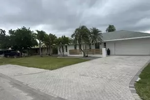 27541 Suffridge Dr, Bonita Springs, FL 34135 - Photo 4