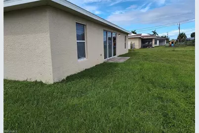 1109 NE 2nd Pl, Cape Coral, FL 33909 - Photo 22