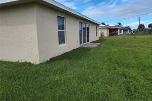1109 NE 2nd Pl, Cape Coral, FL 33909 - Photo 22
