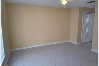 1109 NE 2nd Pl, Cape Coral, FL 33909 - Photo 4