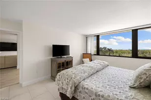 5601 Turtle Bay Dr, Naples, FL 34108 - Photo 24