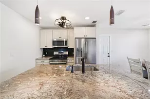 210 Hibiscus Dr, Fort Myers Beach, FL 33931 - Photo 4