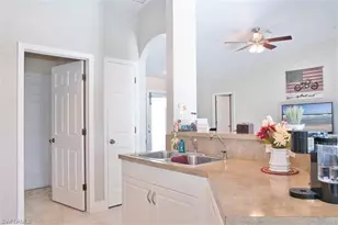 818 SW 11th Ave, Cape Coral, FL 33991 - Photo 16