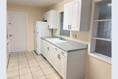 3814 SE 3rd Pl, Cape Coral, FL 33904 - Photo 6