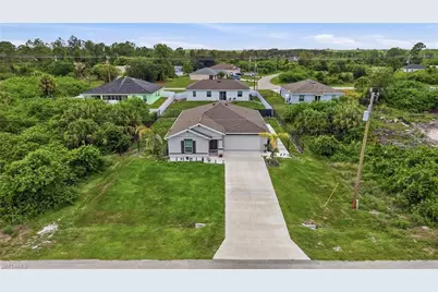 184 Peerless St, Lehigh Acres, FL 33974 - Photo 2