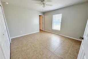 1022 NE 8th Pl, Cape Coral, FL 33909 - Photo 8