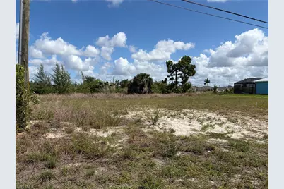 2011 NW 17th St, Cape Coral, FL 33993 - Photo 4