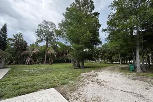 281 8th St SE, Naples, FL 34117 - Photo 2