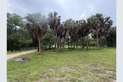 281 8th St SE, Naples, FL 34117 - Photo 4