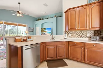 2621 Brightside Ct, Cape Coral, FL 33991 - Photo 14