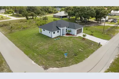931 Barcelona St E, Lehigh Acres, FL 33974 - Photo 20