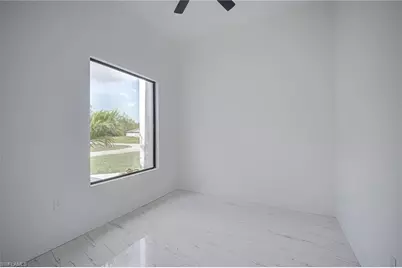 931 Barcelona St E, Lehigh Acres, FL 33974 - Photo 14