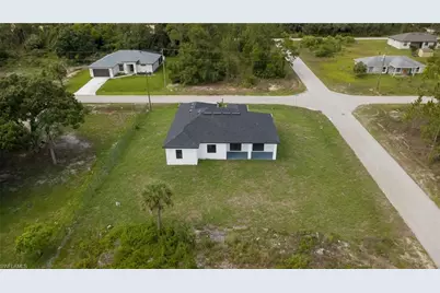 931 Barcelona St E, Lehigh Acres, FL 33974 - Photo 22