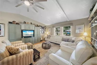 8713 Crest Ln, Fort Myers, FL 33907 - Photo 18