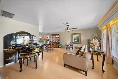 8713 Crest Ln, Fort Myers, FL 33907 - Photo 6