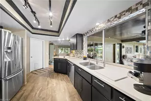 8713 Crest Ln, Fort Myers, FL 33907 - Photo 12