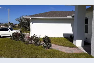 1201 NE 18th Pl, Cape Coral, FL 33909 - Photo 4