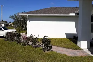 1201 NE 18th Pl, Cape Coral, FL 33909 - Photo 4
