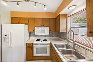 3067 Buena Vista Ln, Naples, FL 34105 - Photo 6