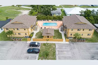 1318 SE 40th Ter, Cape Coral, FL 33904 - Photo 2