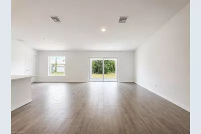 2925 NE 6th Ave, Cape Coral, FL 33909 - Photo 6