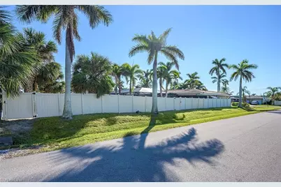 171 SW 51st Ter, Cape Coral, FL 33914 - Photo 10
