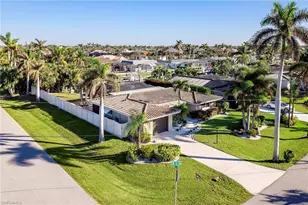 171 SW 51st Terrace, Cape Coral, FL 33914 - Photo 2