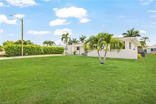 3009 SE 19th Pl, Cape Coral, FL 33904 - Photo 4