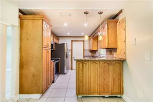 2319 Barcelona Ave, Fort Myers, FL 33905 - Photo 10