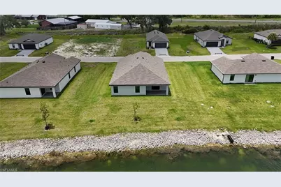 815 Gen D Macarthur Ave, Labelle, FL 33935 - Photo 4