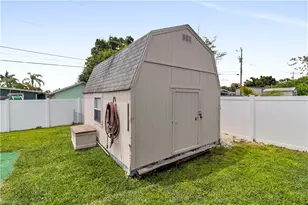 1385 Pine Ave, North Fort Myers, FL 33917 - Photo 32