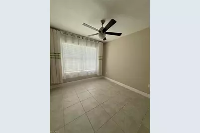 635 NE 6th Pl, Cape Coral, FL 33909 - Photo 8