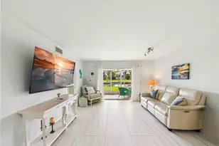 300 Valley Stream Dr, Naples, FL 34113 - Photo 2