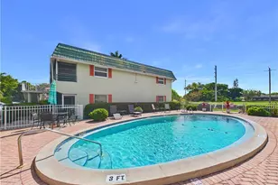 300 Valley Stream Dr, Naples, FL 34113 - Photo 20