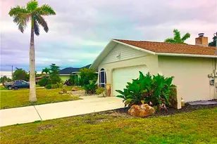 124 SE 31st St, Cape Coral, FL 33904 - Photo 30