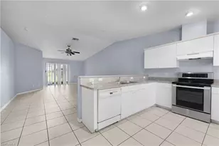 524 NE 24th Pl, Cape Coral, FL 33909 - Photo 2