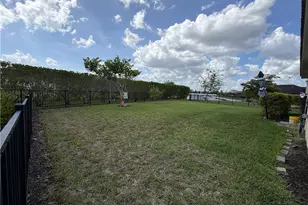 3202 Birchin Ln, Fort Myers, FL 33916 - Photo 20