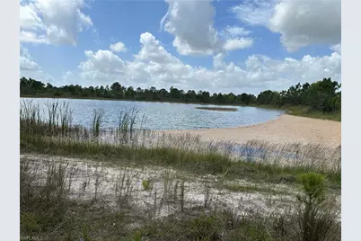 908 Panda Dr, Lehigh Acres, FL 33974 - Photo 4