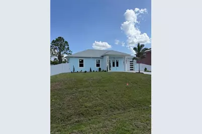 546 Louisville St E, Lehigh Acres, FL 33974 - Photo 2