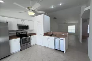1424 NE 13th Pl, Cape Coral, FL 33909 - Photo 10