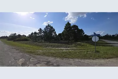 660 Muldoon Ave S, Lehigh Acres, FL 33974 - Photo 4
