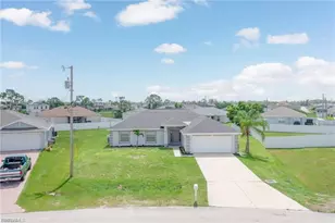 1518 NE 43rd Ln, Cape Coral, FL 33909 - Photo 2