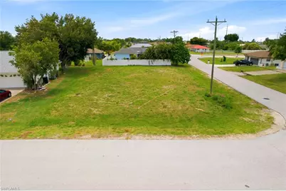 116 SE 4th St, Cape Coral, FL 33990 - Photo 4