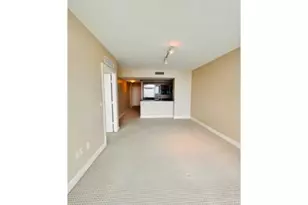 3000 Oasis Grand Blvd, Fort Myers, FL 33916 - Photo 8