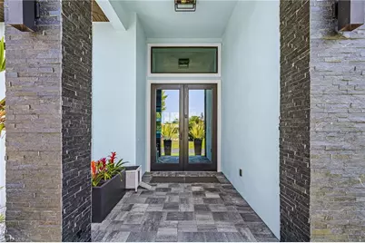 8800 Woodgate Manor Ct, Fort Myers, FL 33908 - Photo 2