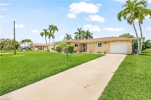 3018 SE 17th Pl, Cape Coral, FL 33904 - Photo 4